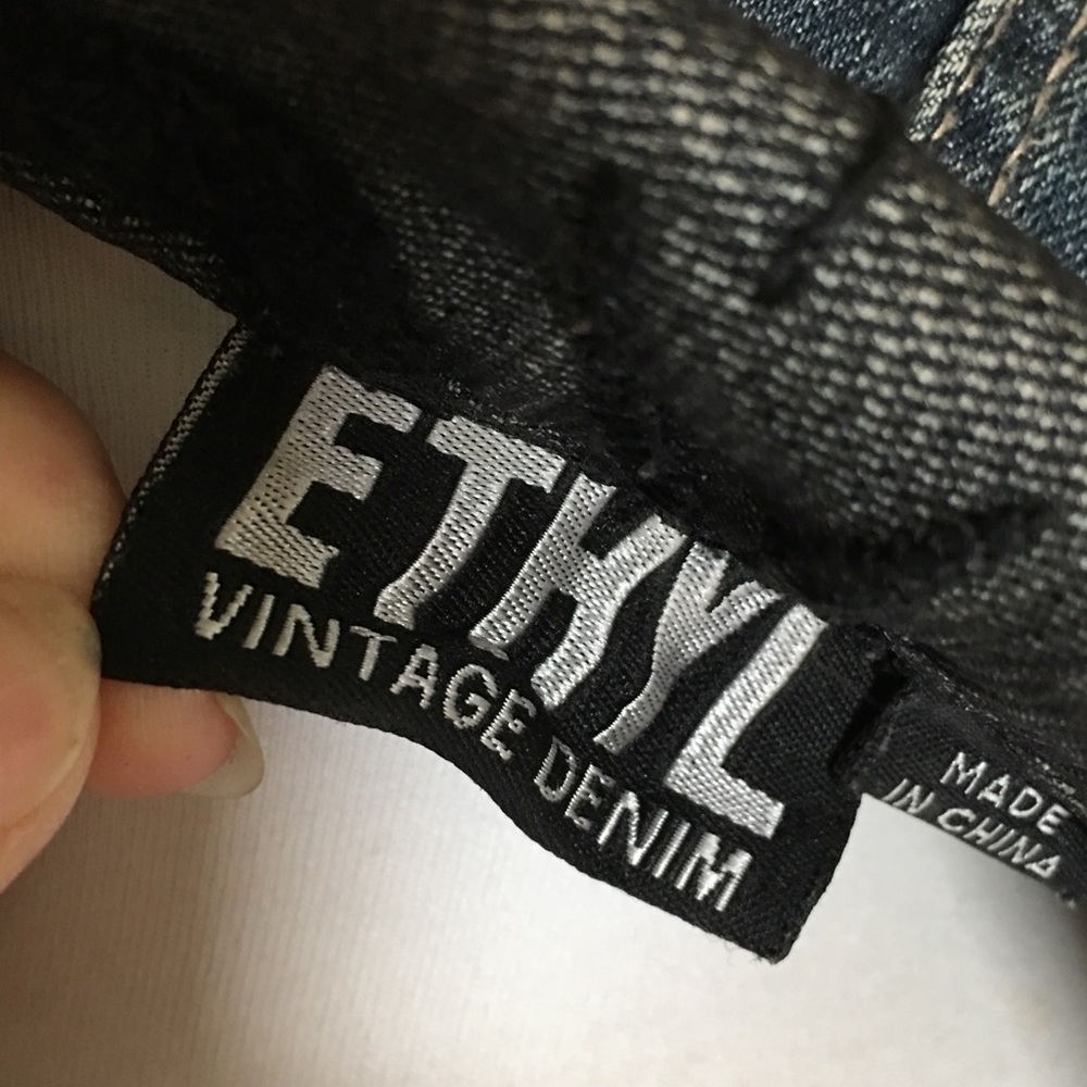 πΊπΊSOLDπΊπΊ Ethyl Vintage Denim Jacket - Picture 6 of 8